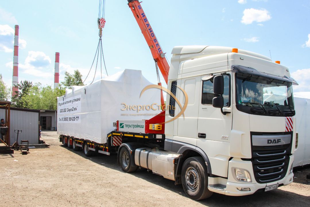 Модуль котельной закреплён и выверен на платформе. Контроль крепления, готовность к отправке по РФ и СНГ, включая Север, Сибирь и Дальний Восток.