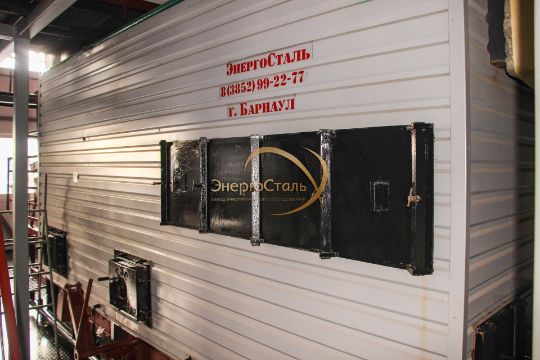 Безнакипной котёл КВм с ревизионными люками — газоплотное исполнение на раме.