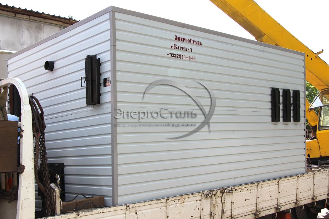 Безнакипный водогрейный котёл КВр в контейнерном исполнении на платформе, отгрузка со склада завода «ЭнергоСталь», Барнаул.